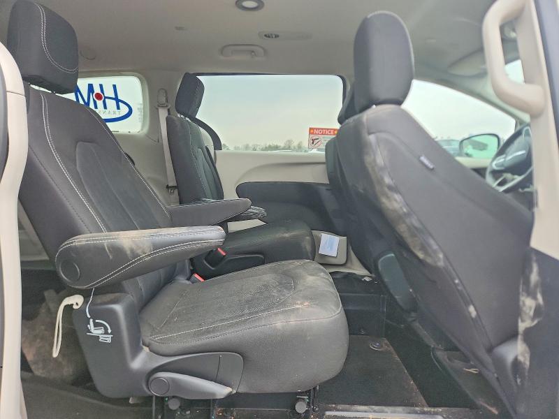 Photo 11 from auction – 2023 CHRYSLER VOYAGER with VIN 2C4RC1CG6PR617237