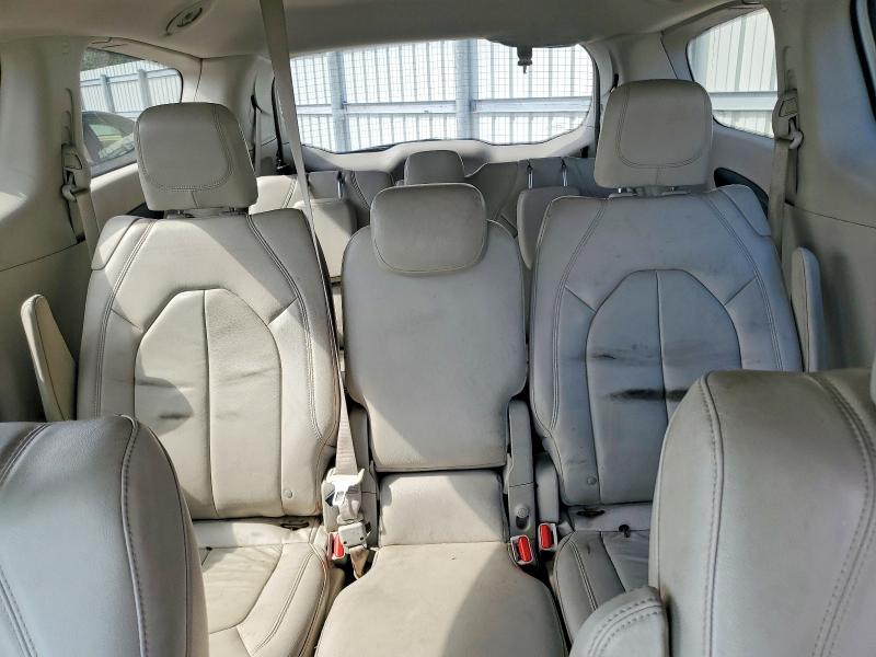Photo 10 from auction – 2017 CHRYSLER PACIFICA T with VIN 2C4RC1BG2HR538943