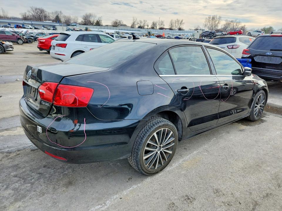 Photo 3 from auction – 2012 VOLKSWAGEN JETTA SEL with VIN 3VWLP7AJ6CM411815