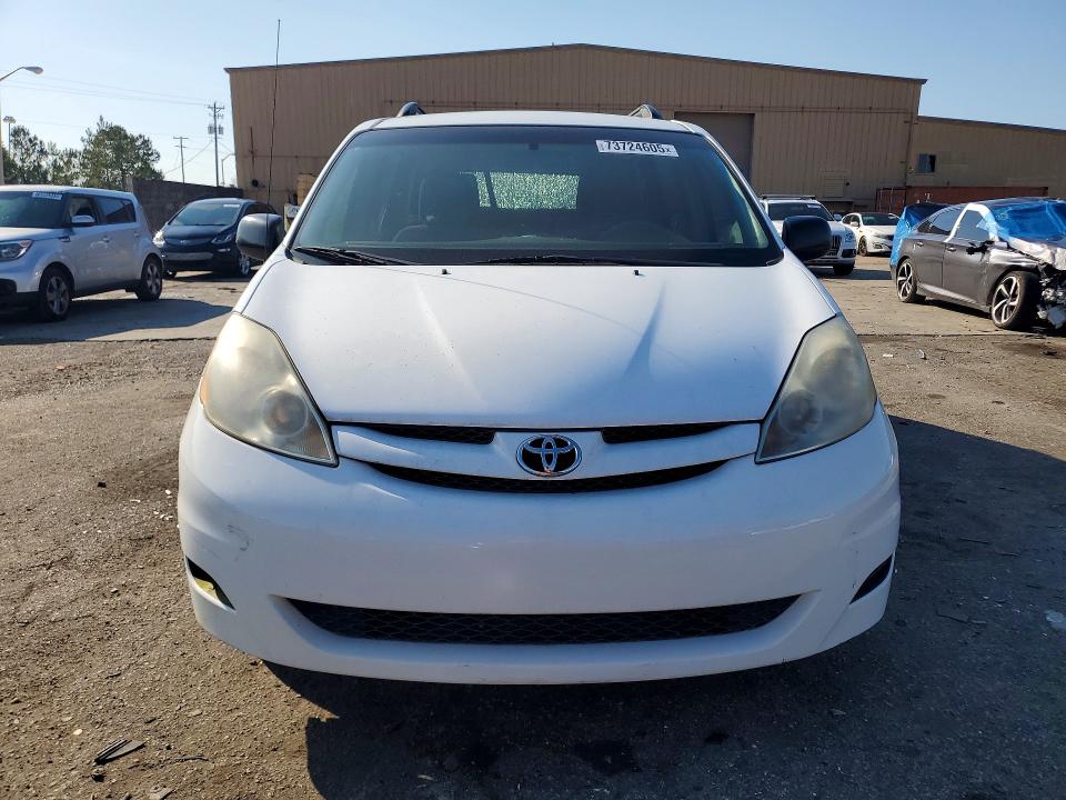 Photo 5 from auction – 2010 TOYOTA SIENNA CE with VIN 5TDKK4CC5AS304200