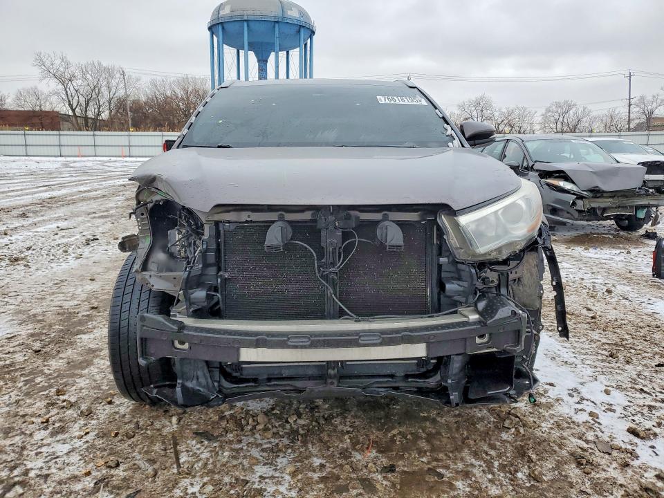 Photo 5 from auction – 2015 TOYOTA HIGHLANDER with VIN 5TDJKRFH9FS180066