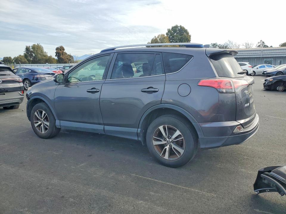 Photo 2 from auction – 2017 TOYOTA RAV4 with VIN JTMWFREV2HJ110345