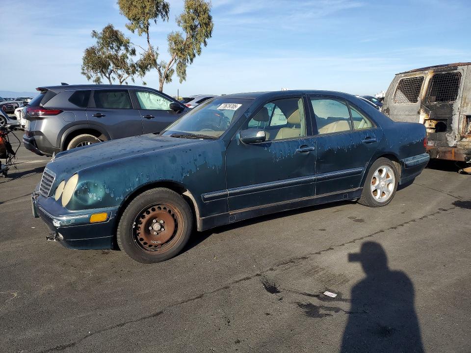 MERCEDES-BENZ E 2002 with VIN WDBJF65J42B477365 - Photo from auction