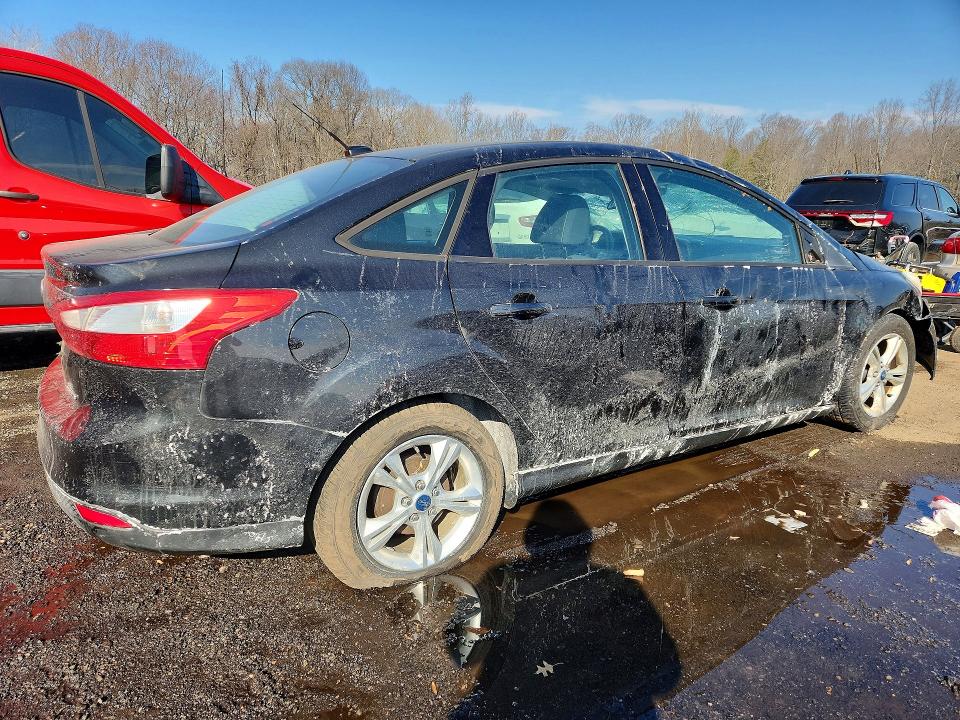 Photo 3 from auction – 2013 FORD FOCUS with VIN 1FADP3F27DL203291