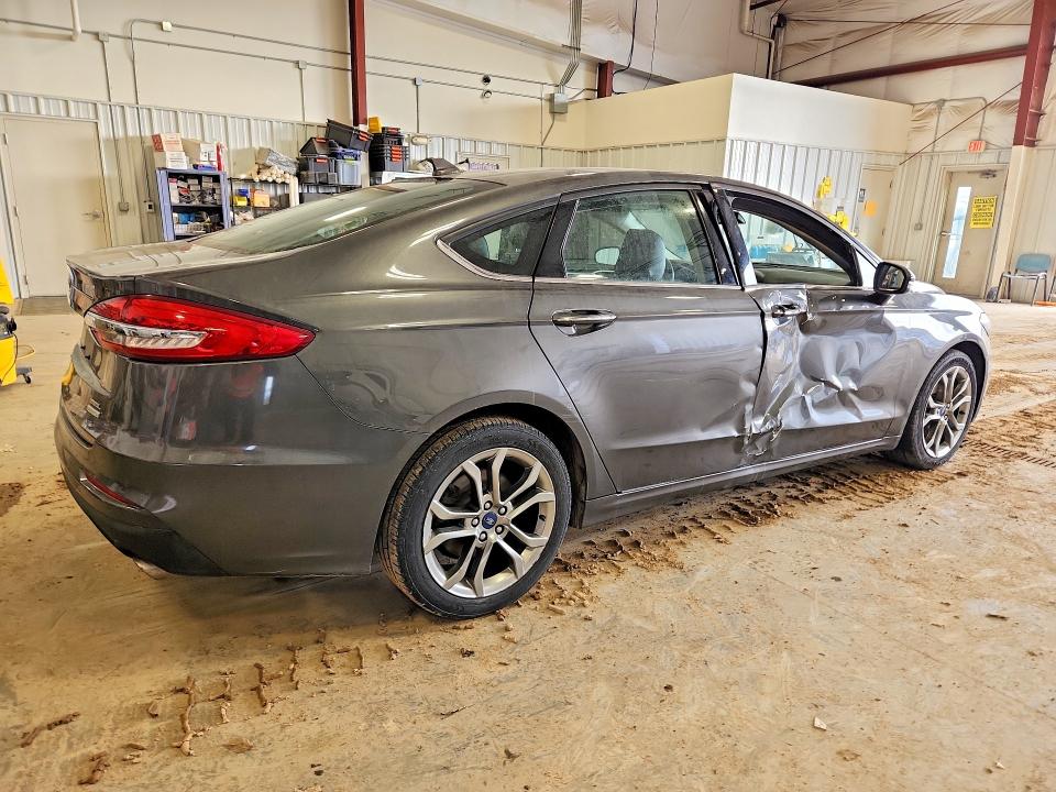 Photo 3 from auction – 2020 FORD FUSION with VIN 3FA6P0CD8LR196042
