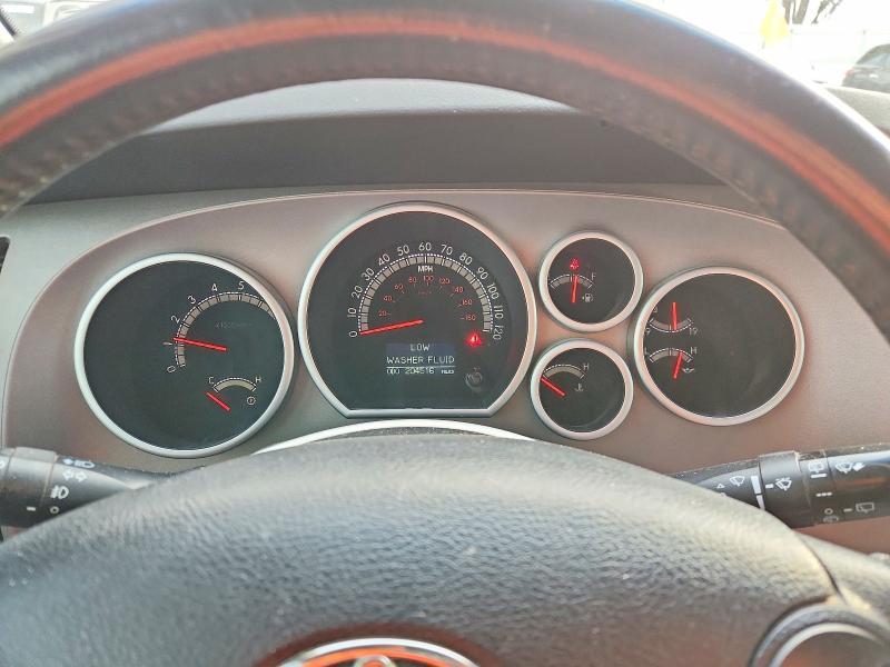 Photo 9 from auction – 2011 TOYOTA SEQUOIA with VIN 5TDJY5G15BS046402