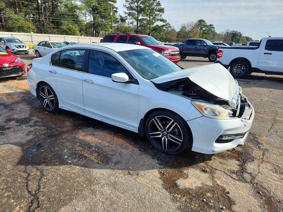 Photo 4 from auction – 2017 HONDA ACCORD with VIN 1HGCR2F5XHA144969