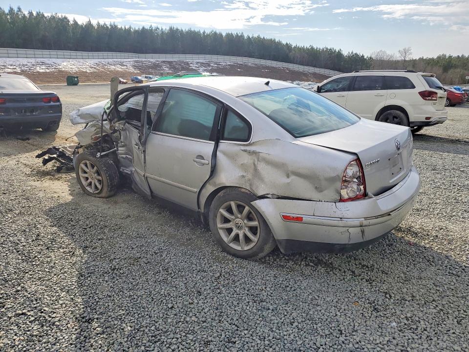Photo 2 from auction – 2004 VOLKSWAGEN PASSAT with VIN WVWPD63B24P322932
