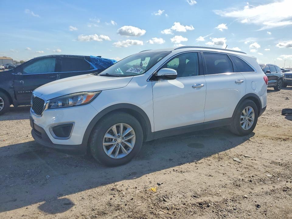 KIA SORENTO 2017 с VIN 5XYPG4A50HG318220 - Фото с аукциона