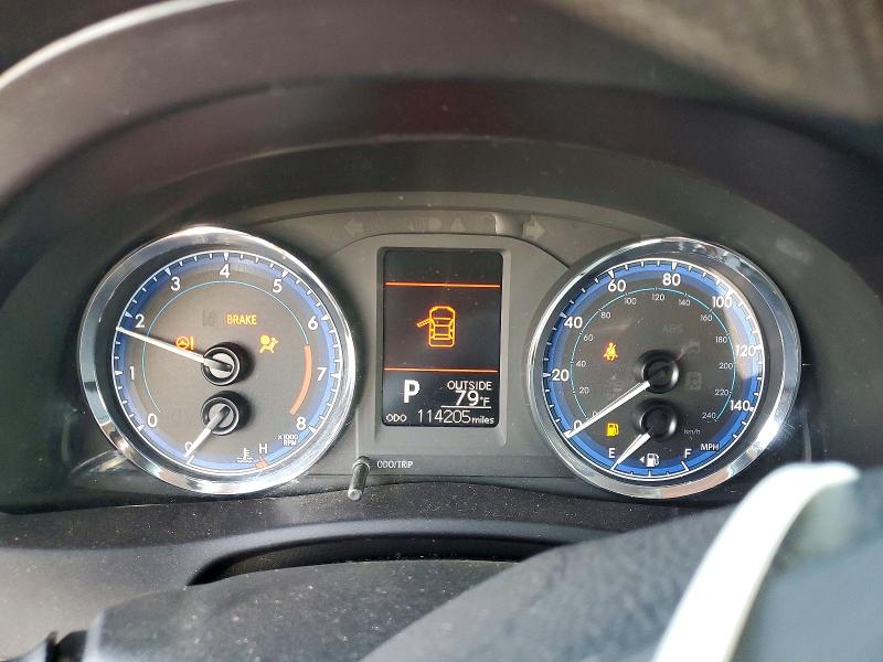 Photo 9 from auction – 2018 TOYOTA COROLLA with VIN 5YFBURHE4JP756102