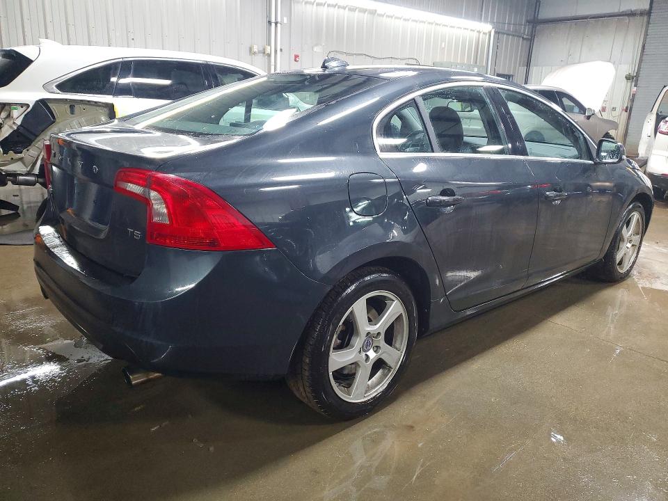 Photo 3 from auction – 2013 VOLVO S60 with VIN YV1612FS4D2229491