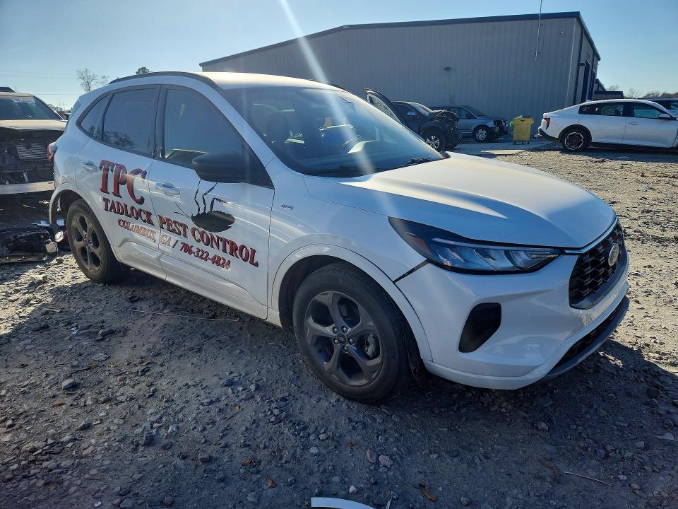 Photo 4 from auction – 2023 FORD ESCAPE with VIN 1FMCU0MN5PUA59745
