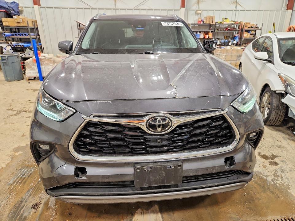 Photo 5 from auction – 2021 TOYOTA HIGHLANDER with VIN 5TDFZRBH5MS089333