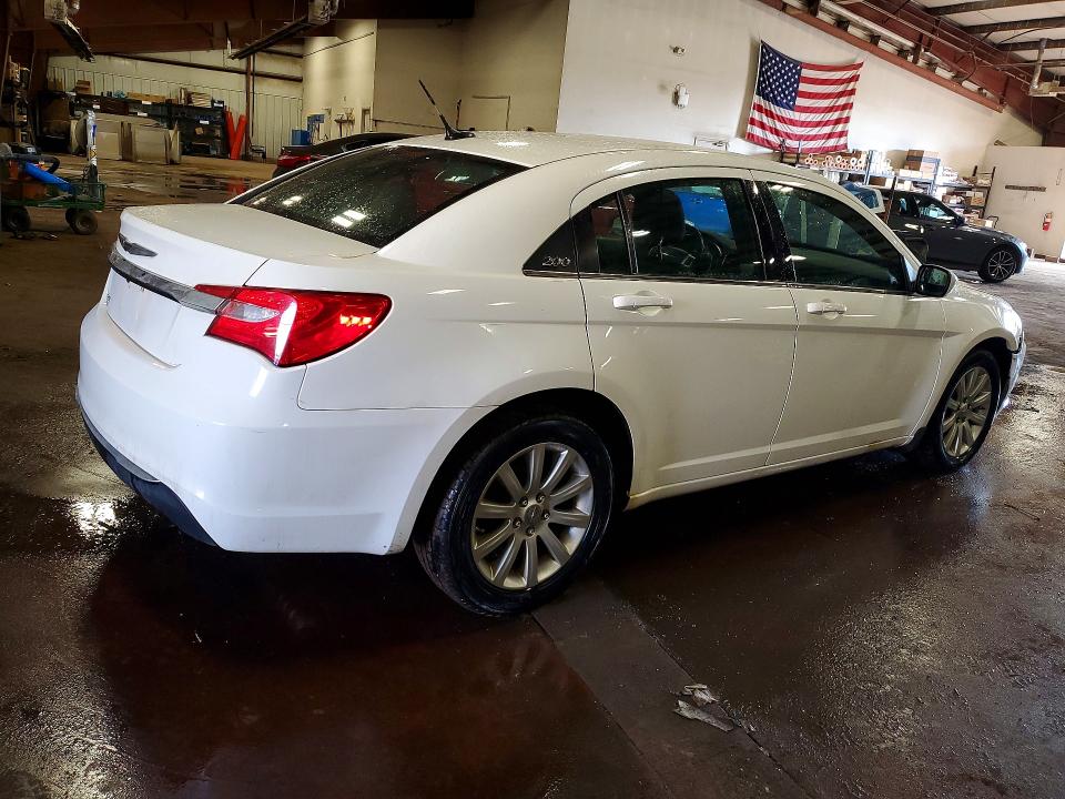 Photo 3 from auction – 2012 CHRYSLER 200 with VIN 1C3CCBBB4CN125402