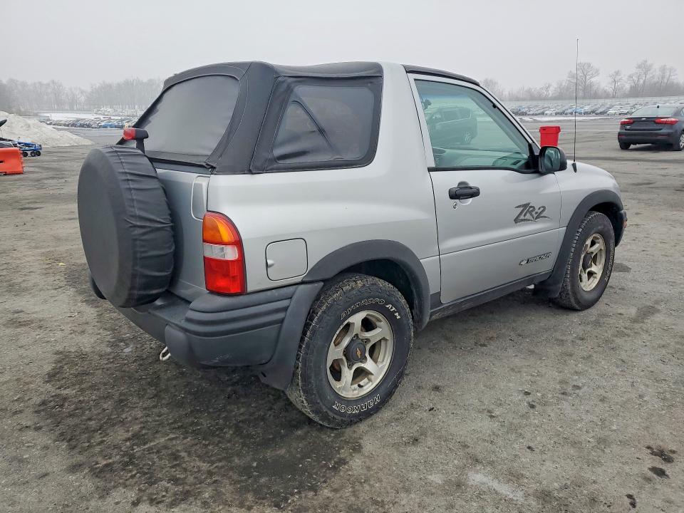 Photo 3 from auction – 2002 CHEVROLET TRACKER ZR with VIN 2CNBJ78C626909802