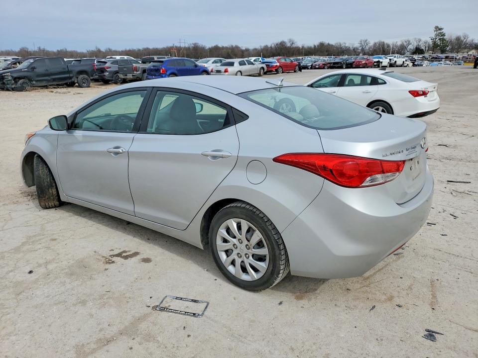 Photo 2 from auction – 2012 HYUNDAI ELANTRA with VIN 5NPDH4AE9CH091773