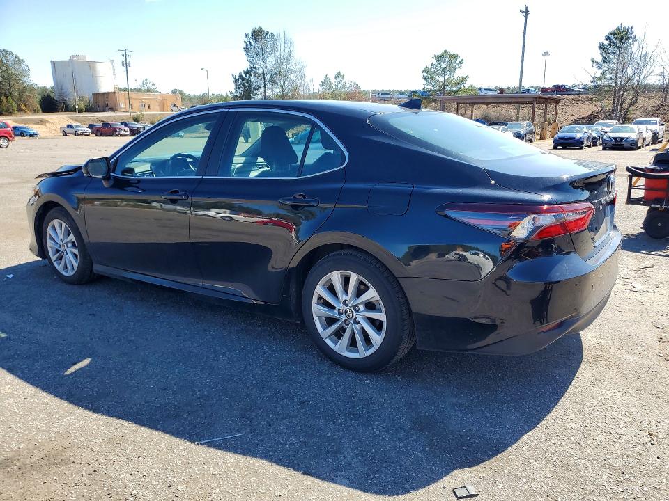 Photo 2 from auction – 2023 TOYOTA CAMRY with VIN 4T1C11AK6PU835888