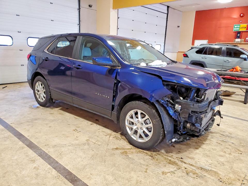 Photo 4 from auction – 2022 CHEVROLET EQUINOX with VIN 3GNAXTEV2NL176183