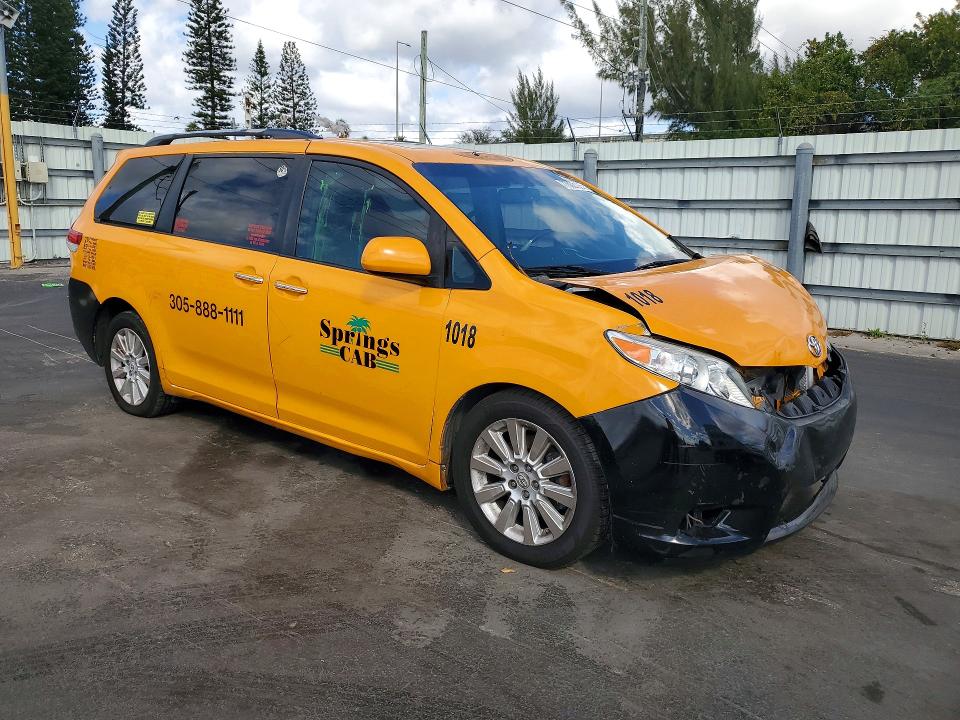 Photo 4 from auction – 2011 TOYOTA SIENNA XLE with VIN 5TDDK3DCXBS021794