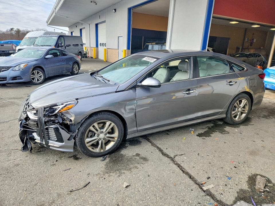 HYUNDAI SONATA 2019 with VIN 5NPE34AF2KH755177 - Photo from auction