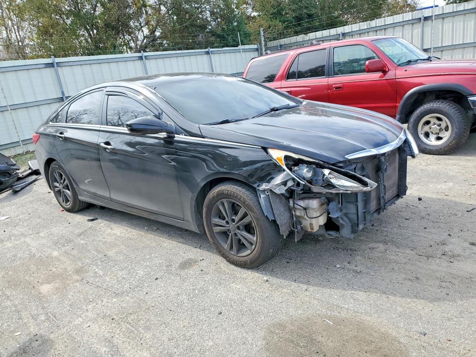Photo 4 from auction – 2012 HYUNDAI SONATA with VIN 5NPEB4AC3CH428409