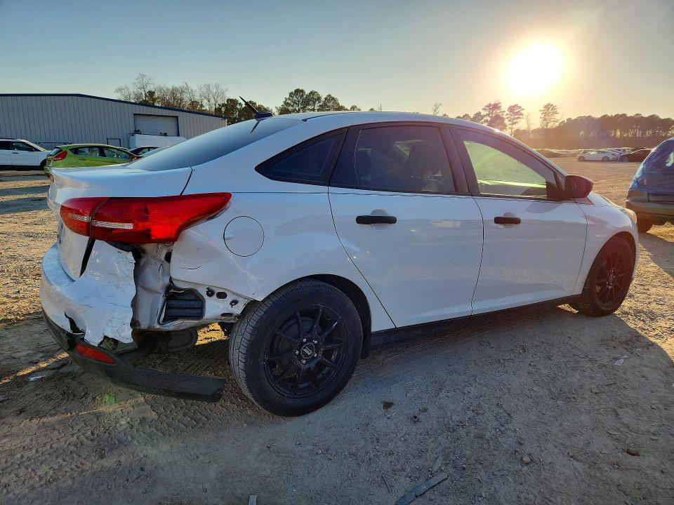 Photo 3 from auction – 2018 FORD FOCUS with VIN 1FADP3E25JL299919