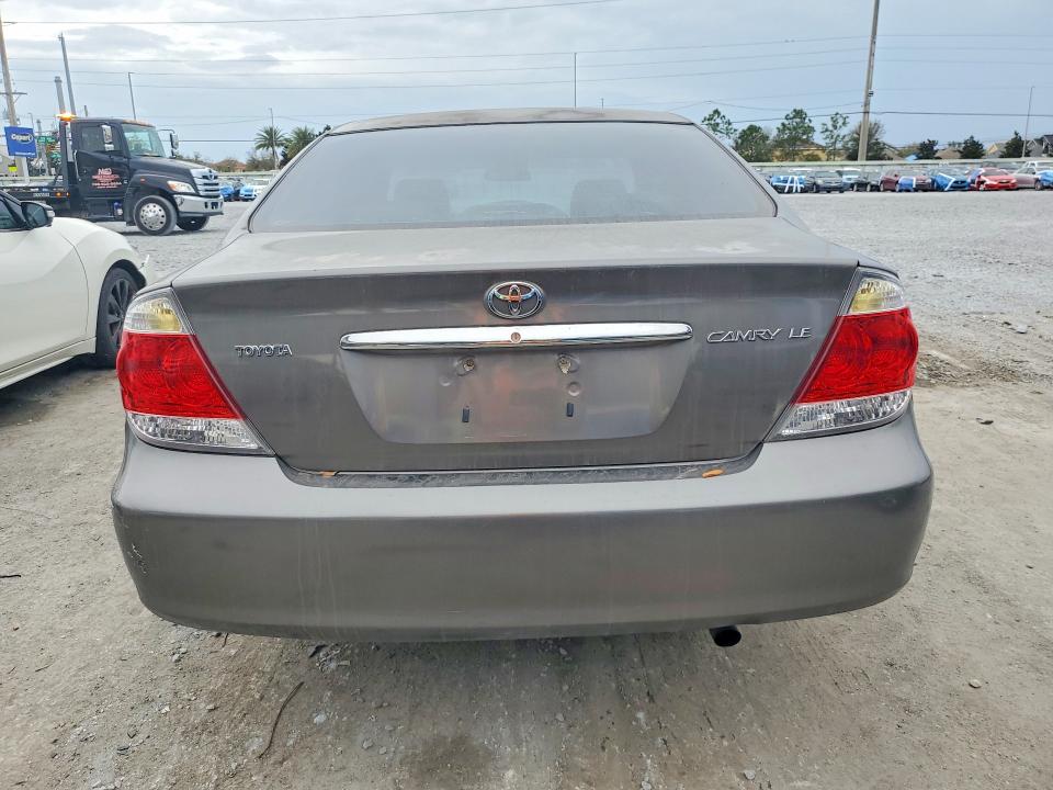Photo 6 from auction – 2005 TOYOTA CAMRY with VIN 4T1BE32K95U942568