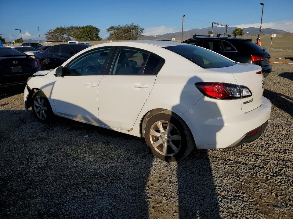 Photo 2 from auction – 2011 MAZDA 3 I with VIN JM1BL1VG9B1482797
