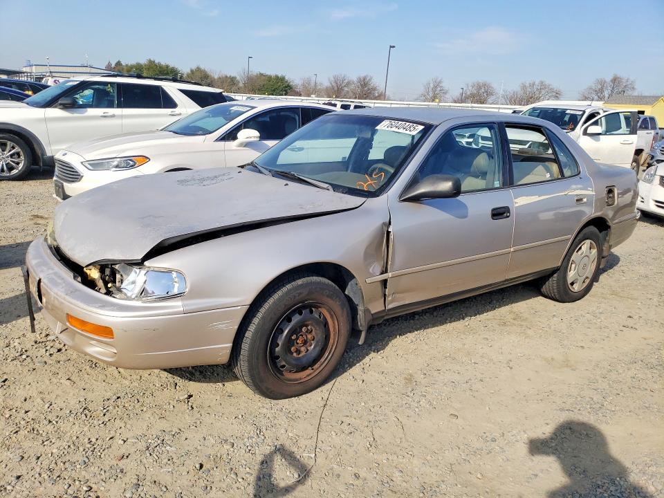 TOYOTA CAMRY 1996 with VIN 4T1BF12KXTU136589 - Photo from auction