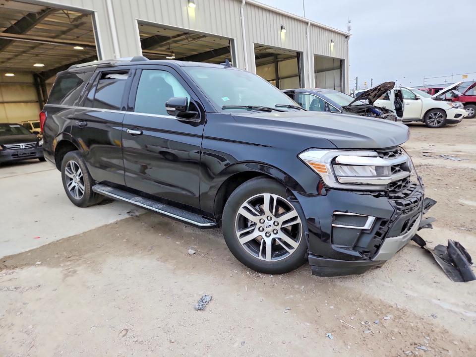 Photo 4 from auction – 2023 FORD EXPEDITION with VIN 1FMJU2A89PEA40773