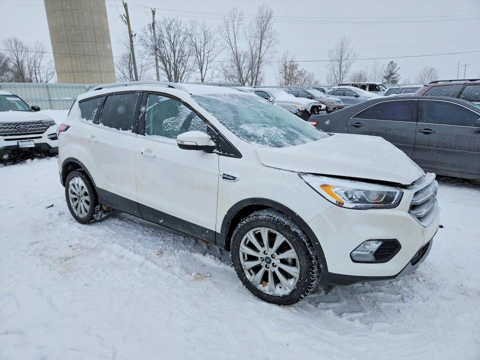Photo 4 from auction – 2017 FORD ESCAPE with VIN 1FMCU0JDXHUA03586