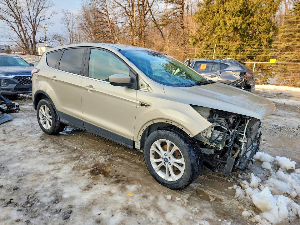 Photo 4 from auction – 2017 FORD ESCAPE with VIN 1FMCU0GD1HUE89101