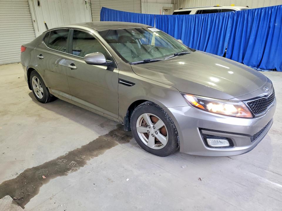 Фото 4 с аукциона – 2015 KIA OPTIMA с VIN 5XXGM4A71FG425806