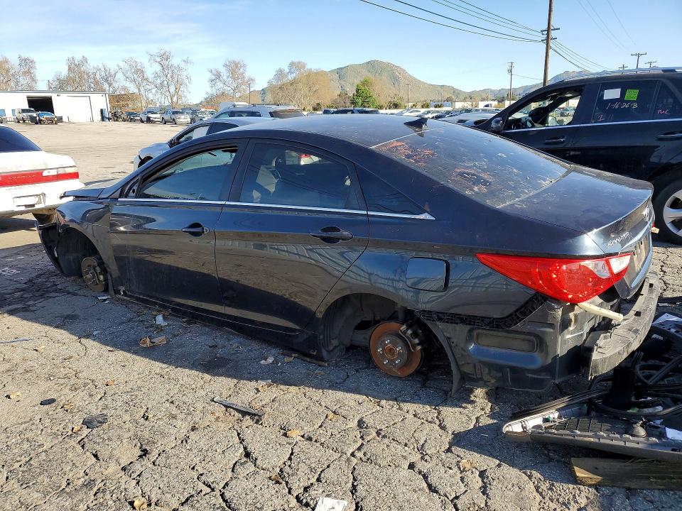 Photo 2 from auction – 2013 HYUNDAI SONATA with VIN 5NPEB4AC0DH697274