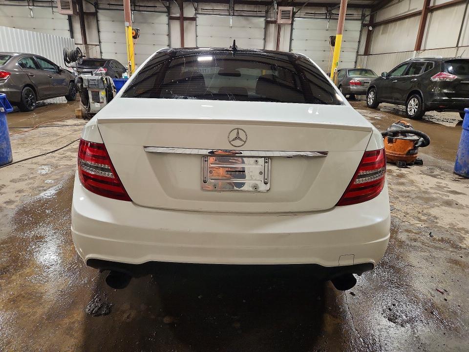 Photo 6 from auction – 2013 MERCEDES-BENZ C 300 4MAT with VIN WDDGF8AB9DR249142