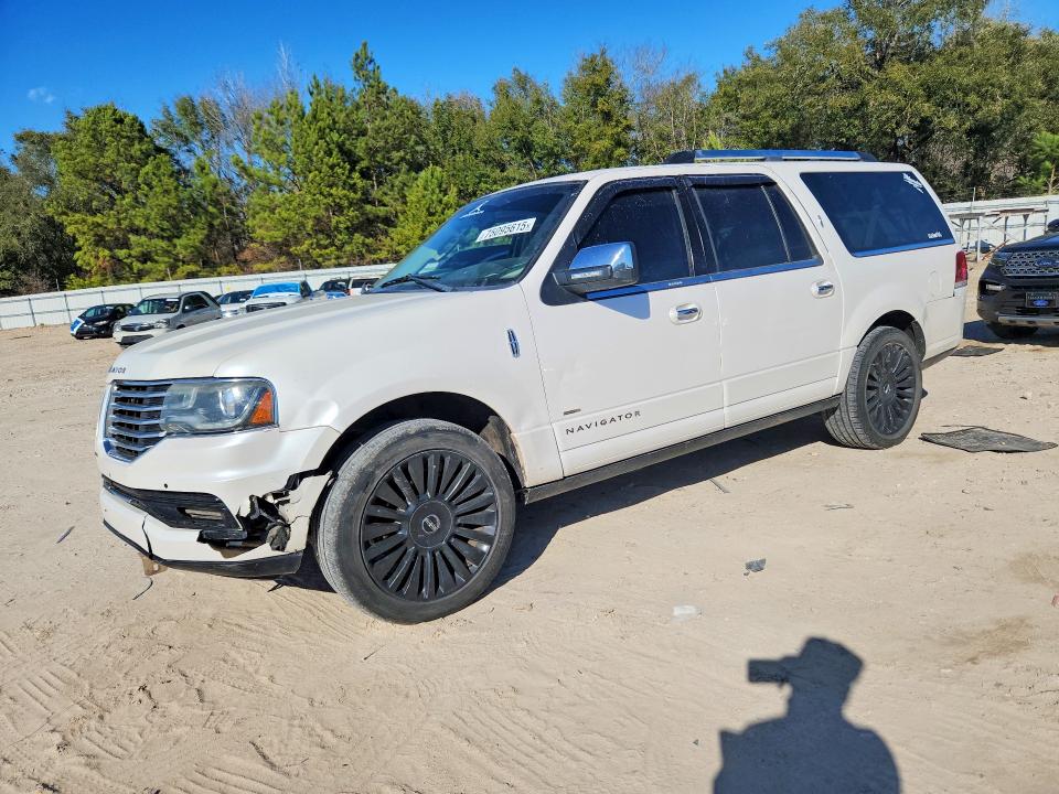 LINCOLN NAVIGATOR 2015 with VIN 5LMJJ3JT2FEJ05798 - Photo from auction