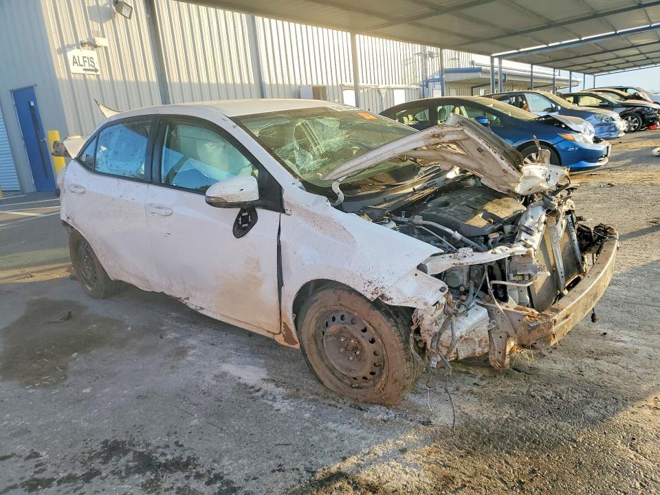 Photo 4 from auction – 2015 TOYOTA COROLLA with VIN 5YFBURHE9FP318375