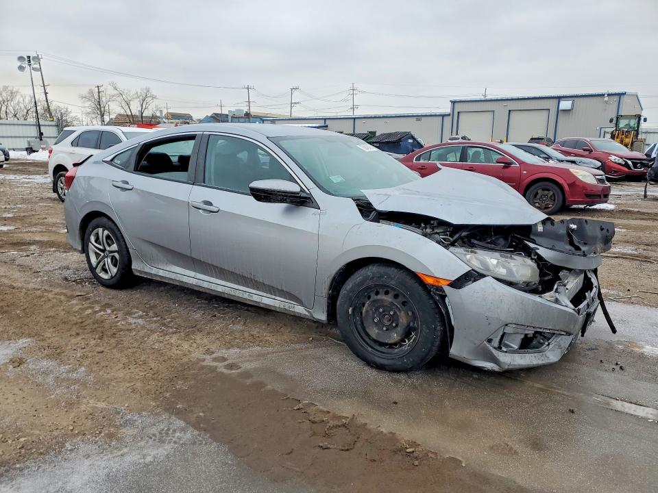 Photo 4 from auction – 2018 HONDA CIVIC LX with VIN 19XFC2F52JE038970