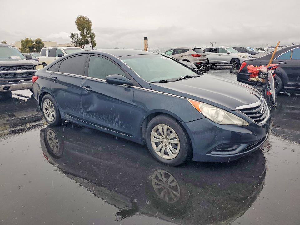 Photo 4 from auction – 2011 HYUNDAI SONATA with VIN 5NPEB4AC8BH002777