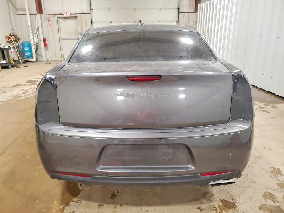 Photo 6 from auction – 2019 CHRYSLER 300 S with VIN 2C3CCABG2KH516450