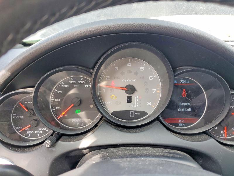 Photo 9 from auction – 2012 PORSCHE CAYENNE S with VIN WP1AE2A28CLA92378