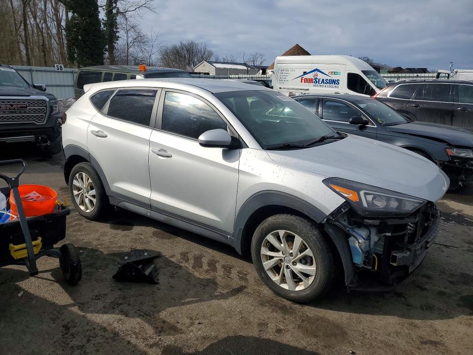 Photo 4 from auction – 2019 HYUNDAI TUCSON SE with VIN KM8J23A42KU061987