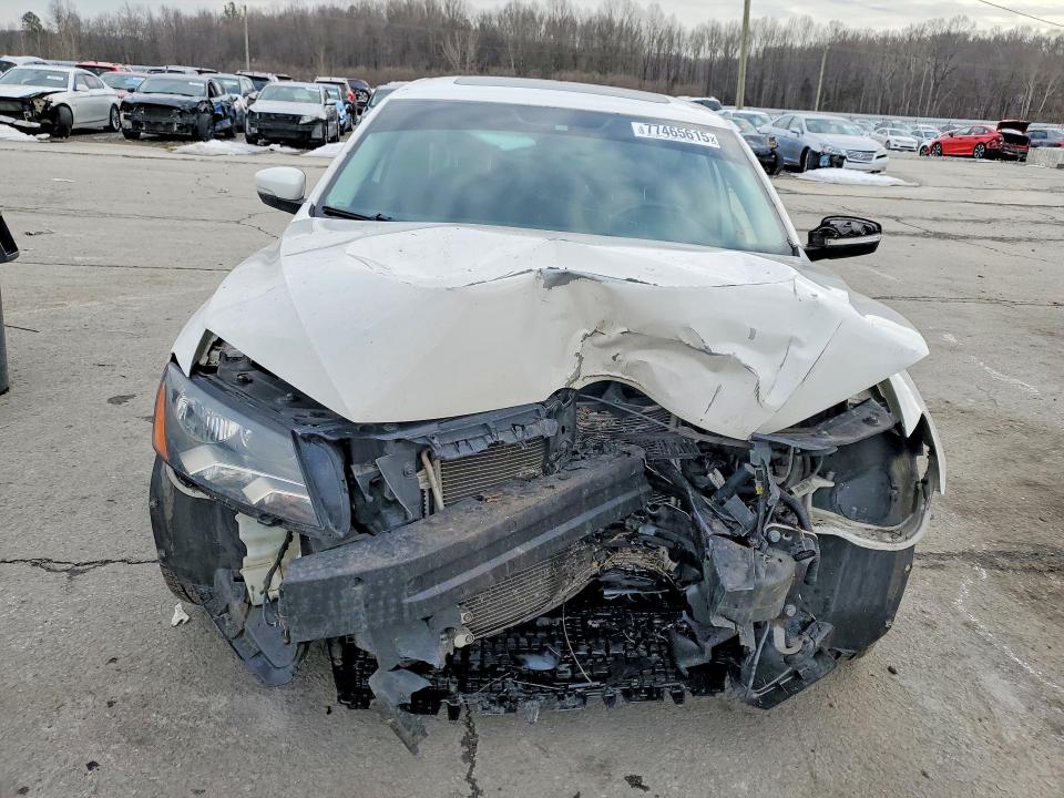 Photo 5 from auction – 2014 VOLKSWAGEN PASSAT SE with VIN 1VWBN7A39EC111810