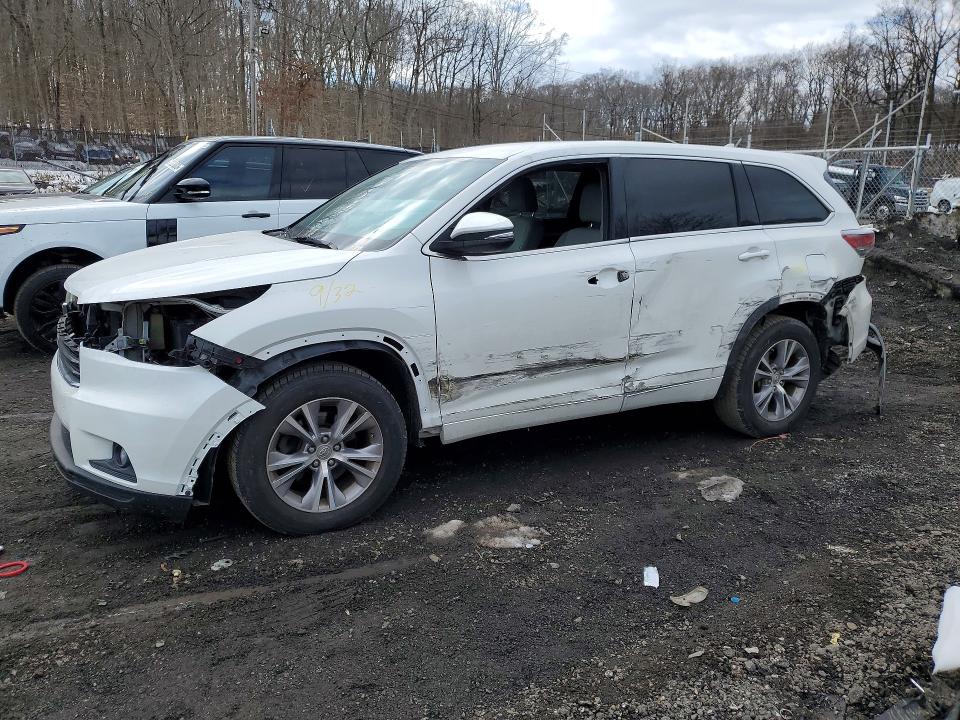 TOYOTA HIGHLANDER 2015 with VIN 5TDBKRFH3FS199572 - Photo from auction