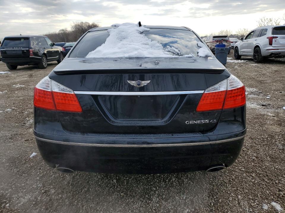 Photo 6 from auction – 2011 HYUNDAI GENESIS with VIN KMHGC4DF4BU118796