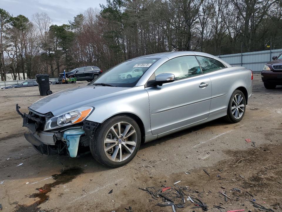 VOLVO C70 2013 with VIN YV1672MC5DJ138729 - Photo from auction