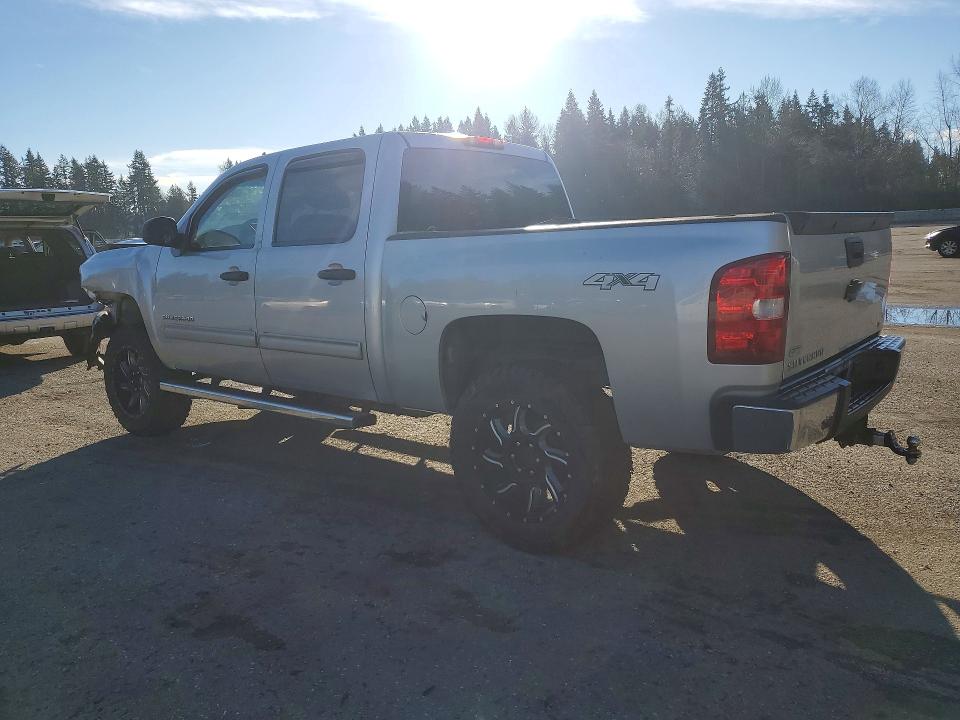 Фото 2 с аукциона – 2011 CHEVROLET SILVERADO с VIN 3GCPKSE35BG158985