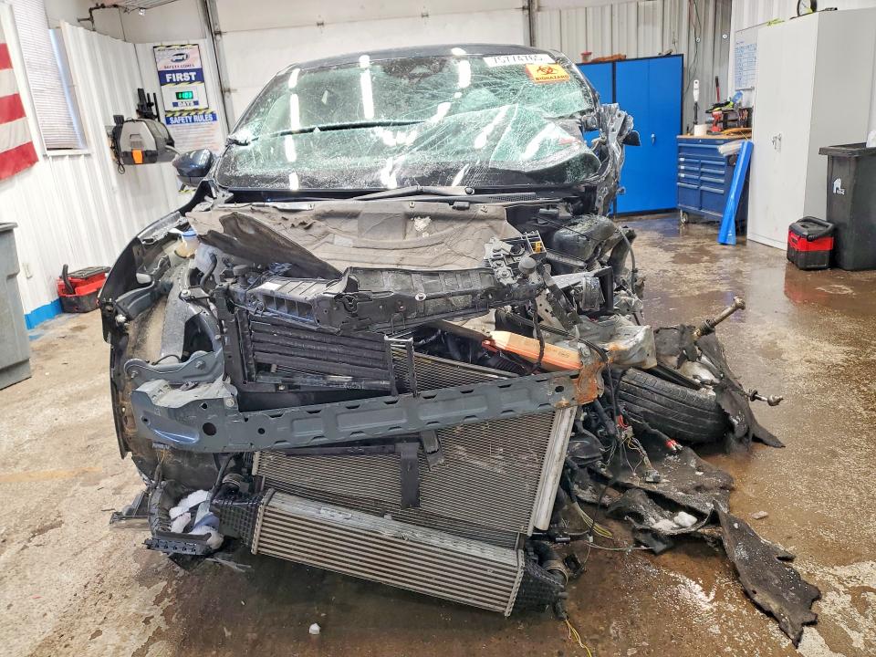Photo 5 from auction – 2022 FORD ESCAPE with VIN 1FMCU9H97NUB25324