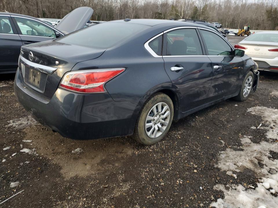 Photo 3 from auction – 2015 NISSAN ALTIMA with VIN 1N4AL3AP6FC427804