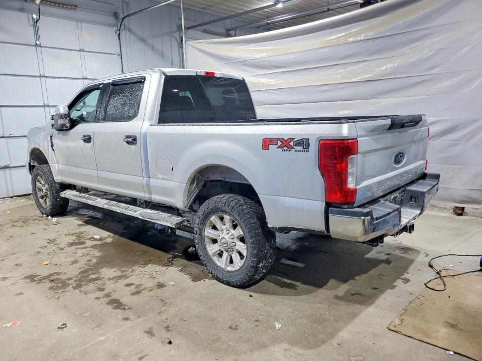 Zdjęcie 2 z aukcji – 2017 FORD F250 z VIN 1FT7W2B63HEC72146